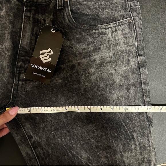 ROCAWEAR Men 36 X 32 Black Acid Wash Slim Straight Jean Rhinestone Studded CLO - Picture 10 of 10